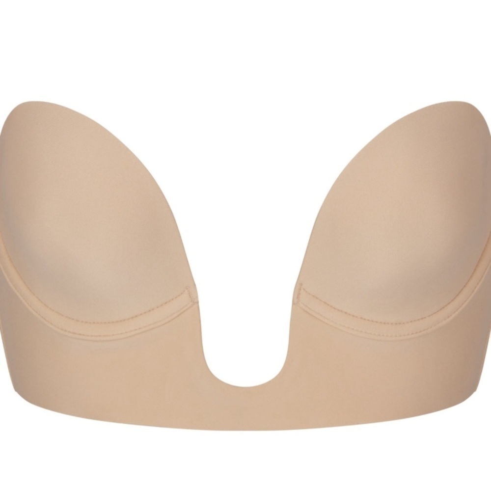 Skims Deep Plunge Shapewear Bra - Picture 7 of 8